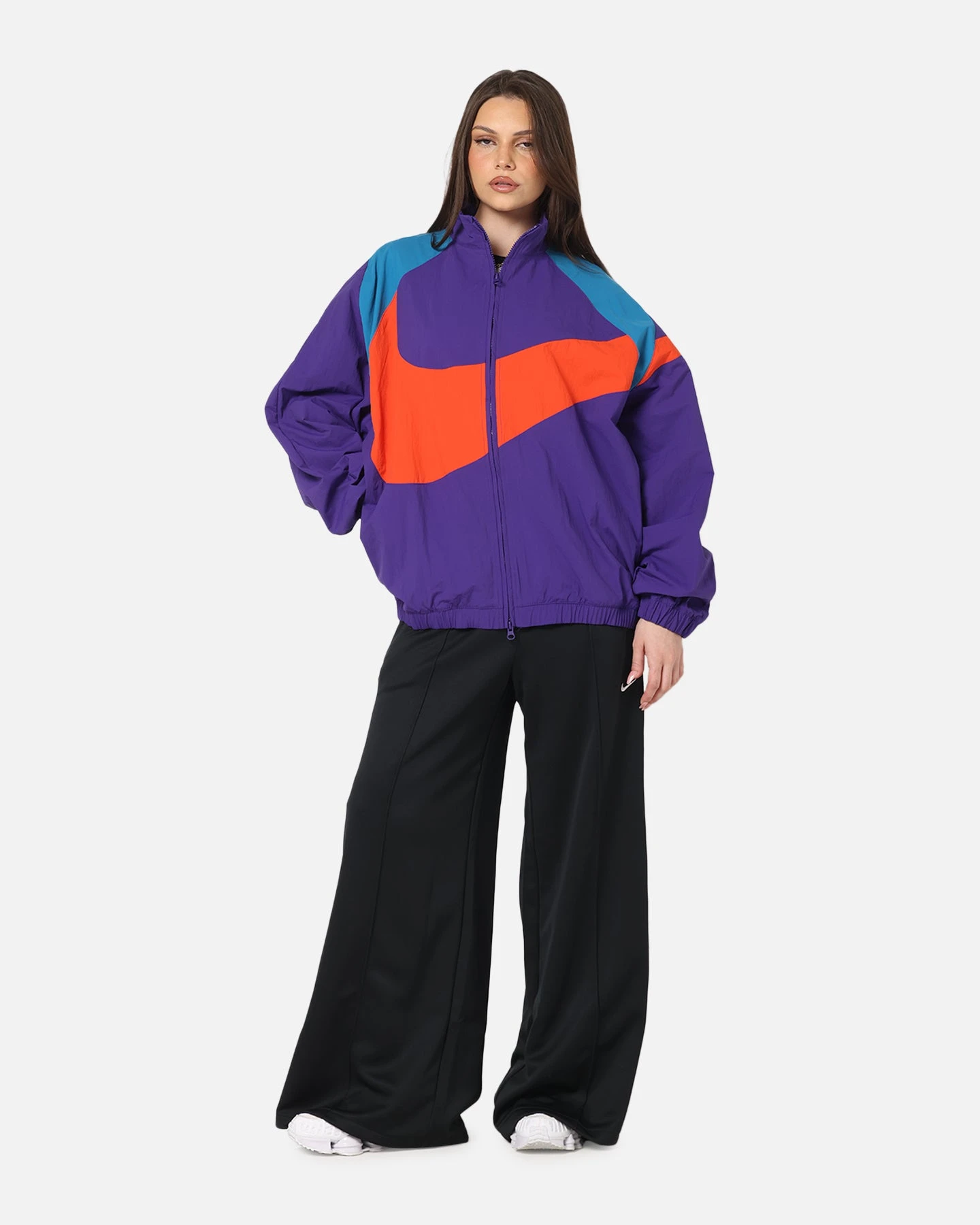 Nike Women's Sportswear Logo Oversized Woven Jacket Court Purple 4 Nike Women's Sportswear Logo Oversized Woven Jacket Court Purple - Image 2
